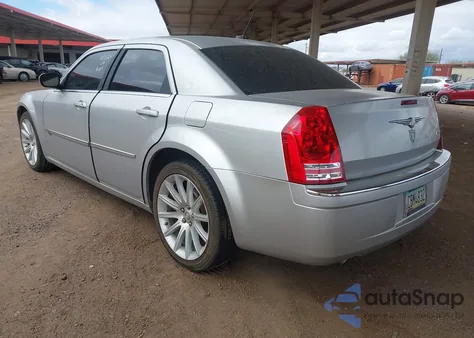 2008 Chrysler 300C Hemi z USA, uszkodzony, nr VIN 2C3LA63H48H312610